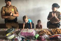 Militares estaduais marcam presença no aniversário de pequena fã em Ponta Grossa (PR)