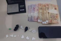 Equipe do Canil da PM auxilia na prisão de homem por tráfico de drogas em Toledo (PR)