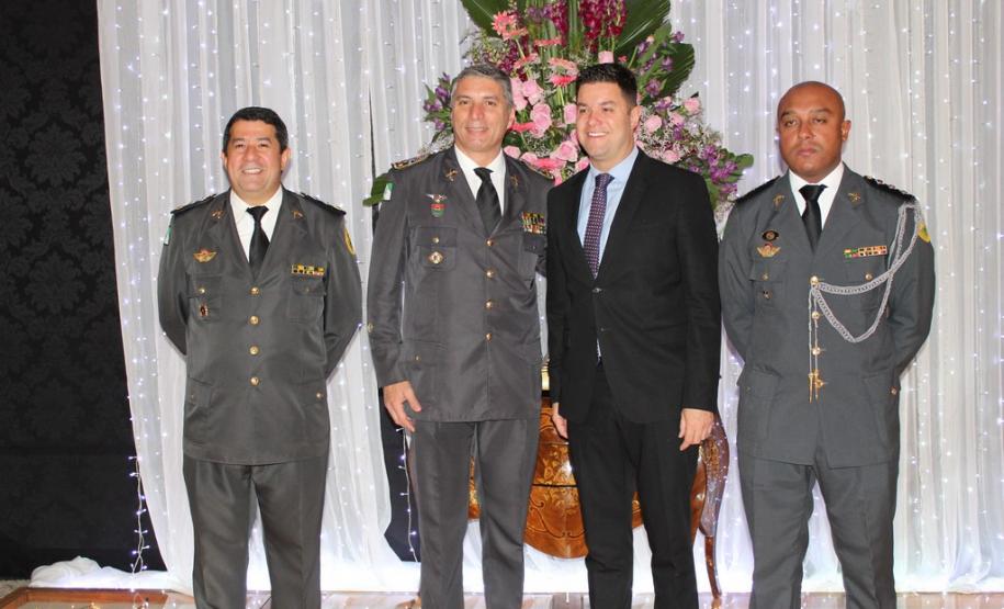 14ª edição do Baile de Gala de Pato Branco tem 700 convidados em comemoração aos 165 anos da Polícia Militar
