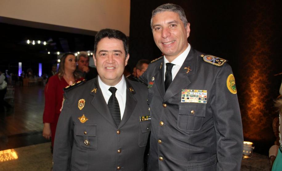 14ª edição do Baile de Gala de Pato Branco tem 700 convidados em comemoração aos 165 anos da Polícia Militar