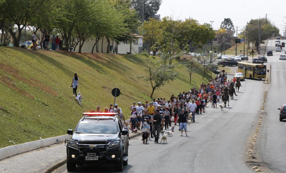 Equipe do Choque da PM de Ponta Grossa (PR) promove 1ª Cãominhada no Parque Ambiental