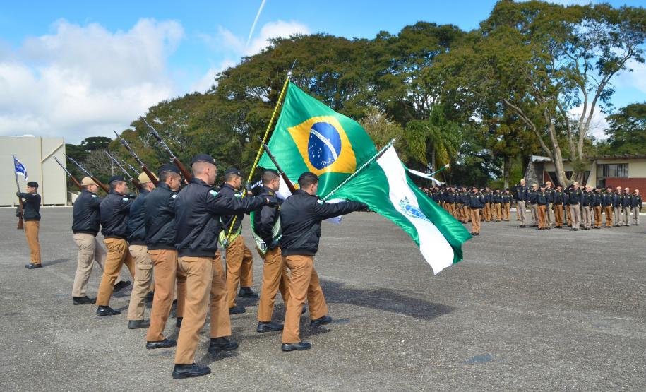 Almoço da Velha Guarda reúne 90 policiais militares da Reserva Remunerada na APMG
