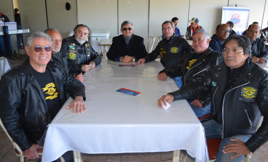 Almoço da Velha Guarda reúne 90 policiais militares da Reserva Remunerada na APMG