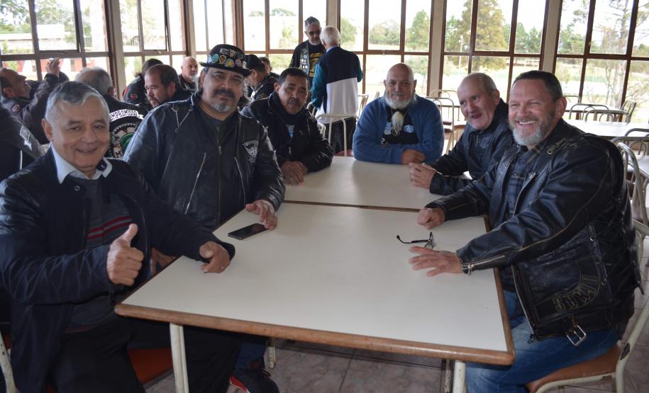 Almoço da Velha Guarda reúne 90 policiais militares da Reserva Remunerada na APMG