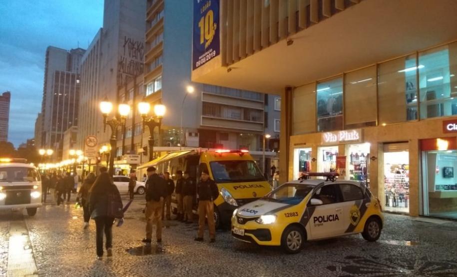 Prevenção é o maior resultado de megaoperação da PM em Curitiba; mais de 1,3 mil pessoas e 630 veículos são abordados