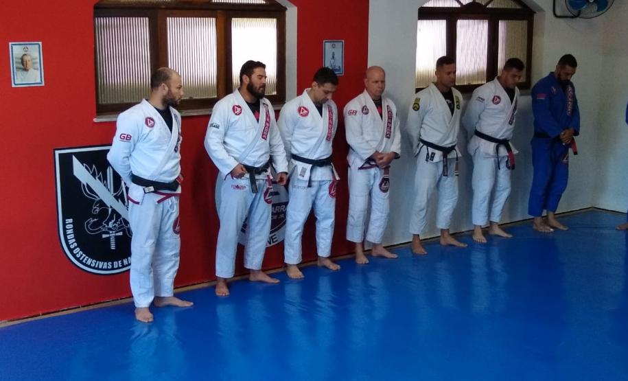 Rone inaugura tatame para estimular a prática de artes marciais em Curitiba (PR)