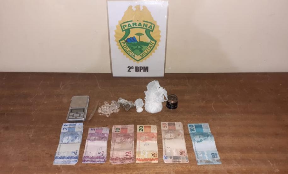 PM de Santo Antônio da Platina (PR) apreende 72 pedras de crack e duas pessoas acabam encaminhadas