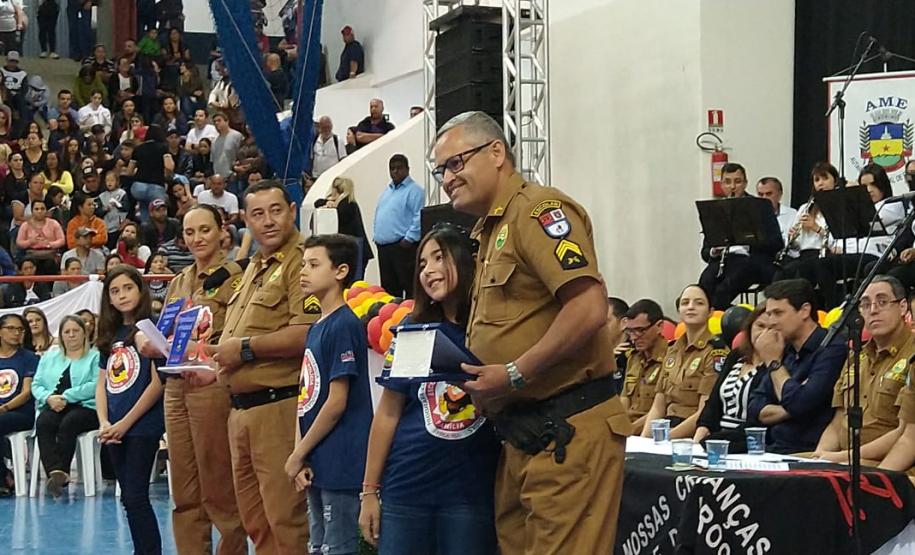 Mais de 1,3 mil crianças de Apucarana se formam no Proerd