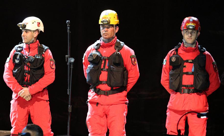 Segunda noite do Concerto da Banda de Música da PM surpreende público e é marcada por homenagens em Curitiba