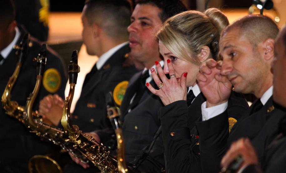 Segunda noite do Concerto da Banda de Música da PM surpreende público e é marcada por homenagens em Curitiba