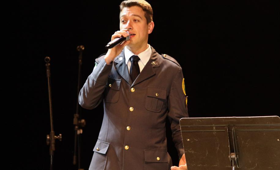 Segunda noite do Concerto da Banda de Música da PM surpreende público e é marcada por homenagens em Curitiba