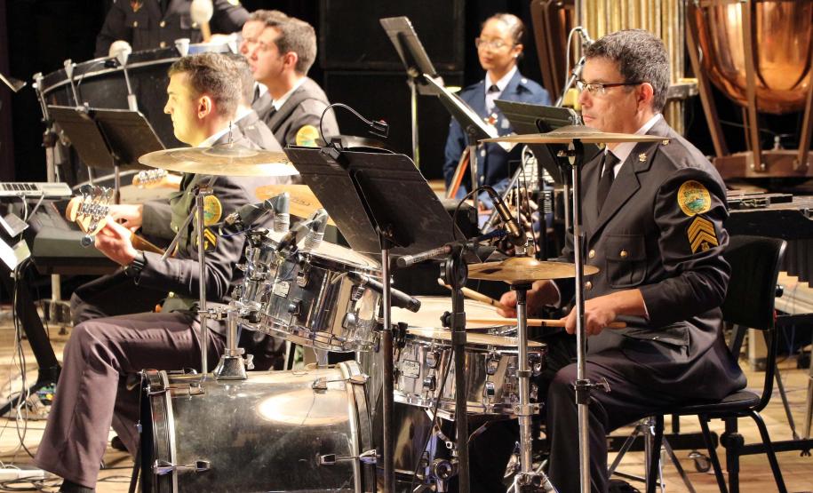 Banda de Música encerra terceira apresentação no Teatro Guaíra com aplausos da plateia