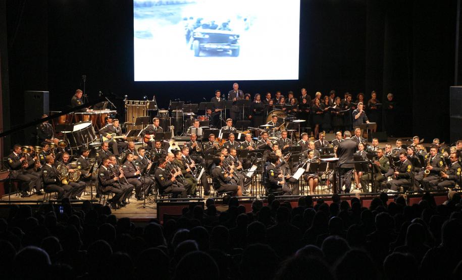 Banda de Música encerra terceira apresentação no Teatro Guaíra com aplausos da plateia