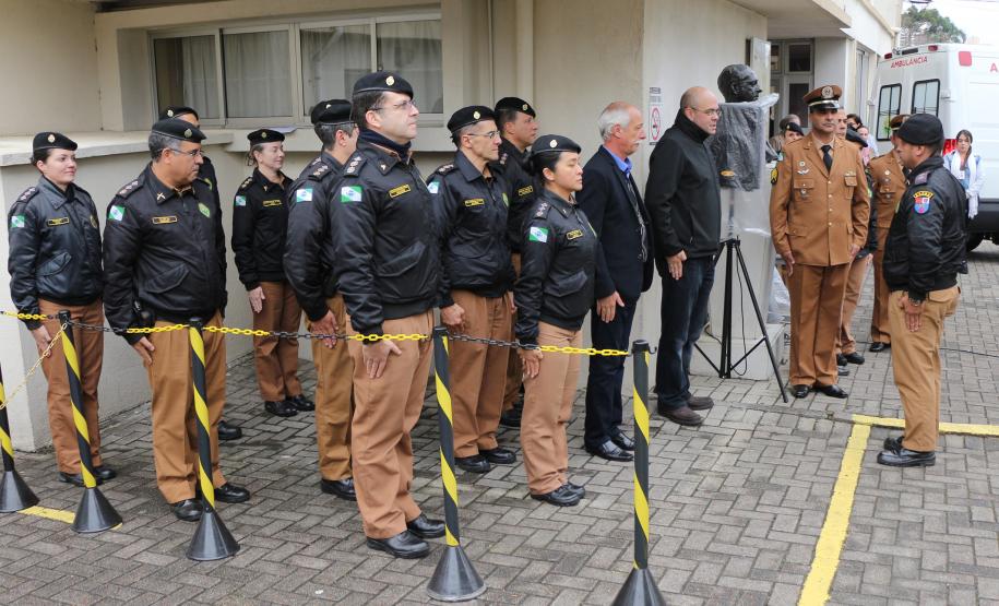 Hospital da Polícia Militar (HPM) recebe nova ambulância durante solenidade na Capital