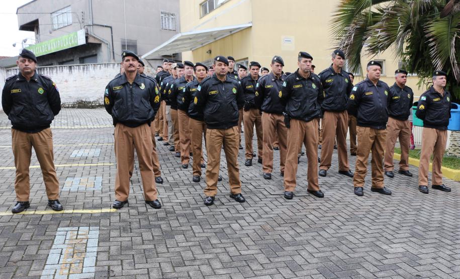 Hospital da Polícia Militar (HPM) recebe nova ambulância durante solenidade na Capital