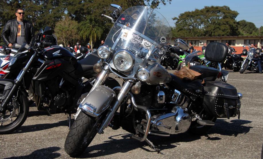 Passeio Motociclístico em comemoração aos 165 anos da PM reúne quase mil pessoas na APMG