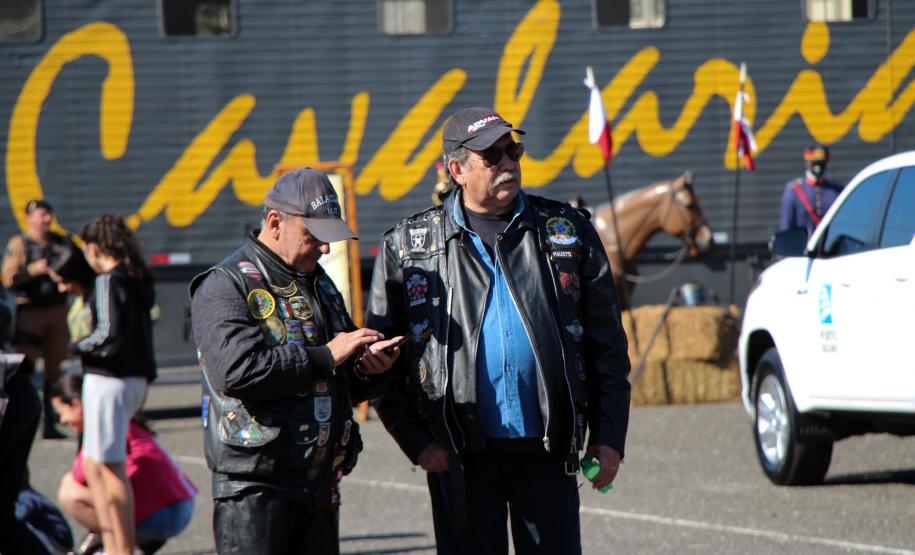Passeio Motociclístico em comemoração aos 165 anos da PM reúne quase mil pessoas na APMG