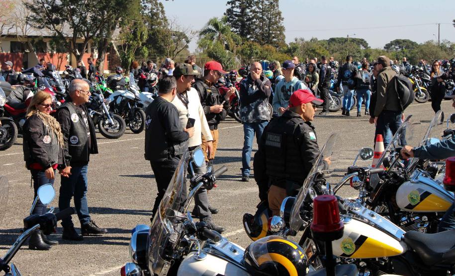 Passeio Motociclístico em comemoração aos 165 anos da PM reúne quase mil pessoas na APMG