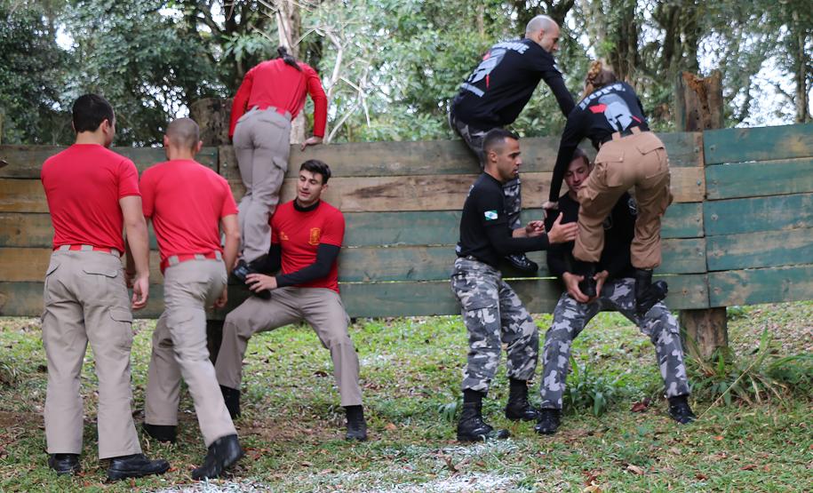 Desafio Soldado de Aço 2019 leva policiais e bombeiros militares ao extremo em competição no circuito Braves Mud Race, na RMC