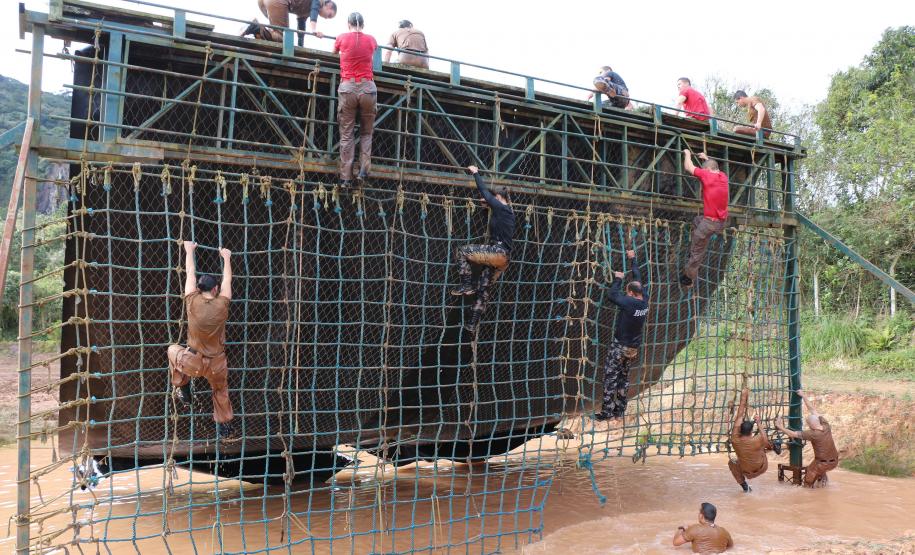 Desafio Soldado de Aço 2019 leva policiais e bombeiros militares ao extremo em competição no circuito Braves Mud Race, na RMC