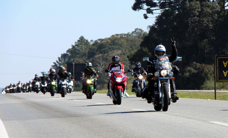 Passeio Motociclístico em comemoração aos 165 anos da PM reúne quase mil pessoas na APMG