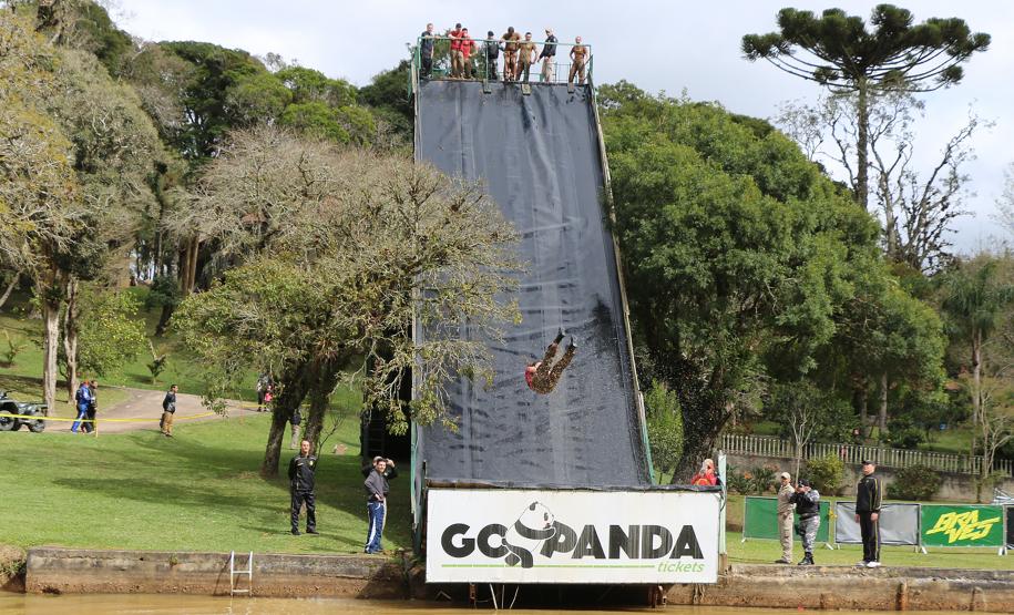 Desafio Soldado de Aço 2019 leva policiais e bombeiros militares ao extremo em competição no circuito Braves Mud Race, na RMC