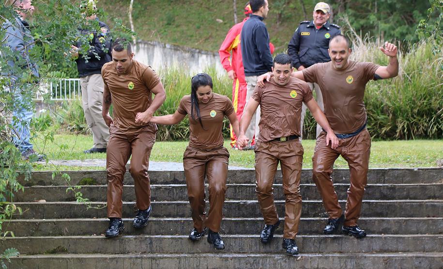 Desafio Soldado de Aço 2019 leva policiais e bombeiros militares ao extremo em competição no circuito Braves Mud Race, na RMC