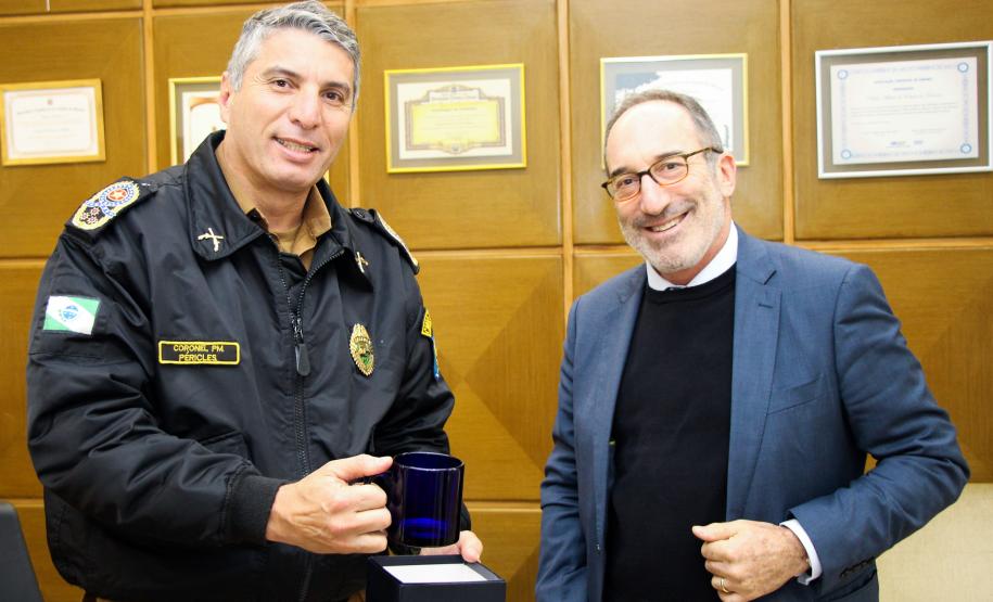 Comandante-Geral da PM recebe visita do cônsul dos EUA em Curitiba (PR)