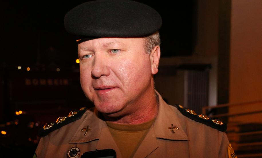 Policiais militares são abençoados durante Missa de Ação de Graças em comemoração aos 165 anos da PM