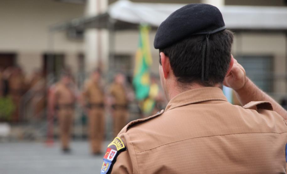 Polícia Militar homenageia praças promovidos com entrega de homenagem e certificados em Curitiba