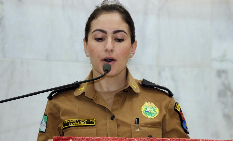 Policiais militares são abençoados durante Missa de Ação de Graças em comemoração aos 165 anos da PM