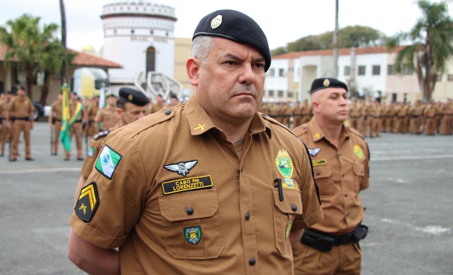 Polícia Militar homenageia praças promovidos com entrega de homenagem e certificados em Curitiba
