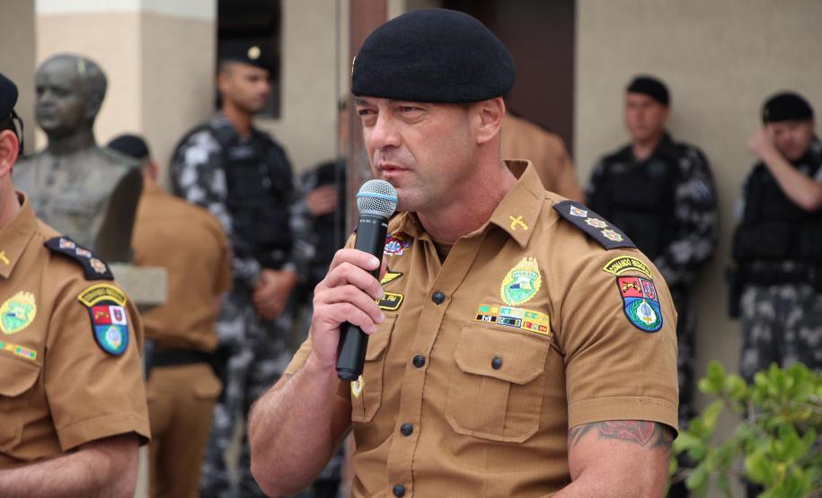 Polícia Militar homenageia praças promovidos com entrega de homenagem e certificados em Curitiba