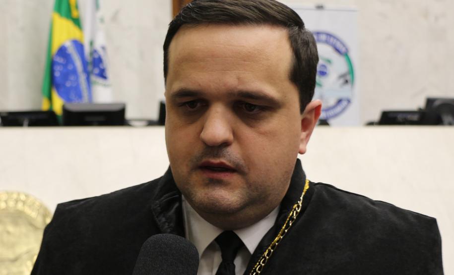 Academia de Letras da PM completa um ano com seção solene na ALEP, em Curitiba