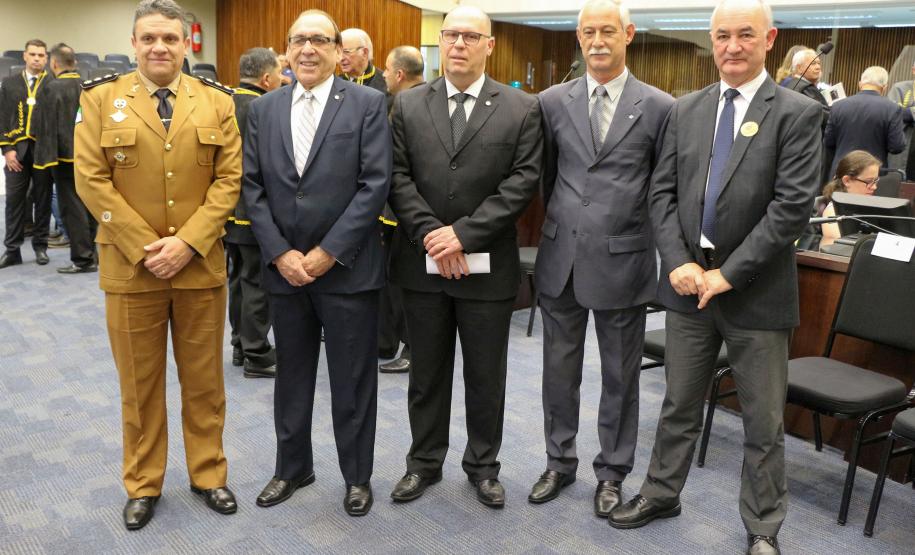 Academia de Letras da PM completa um ano com seção solene na ALEP, em Curitiba