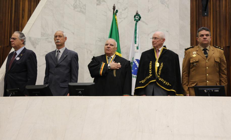 Academia de Letras da PM completa um ano com seção solene na ALEP, em Curitiba