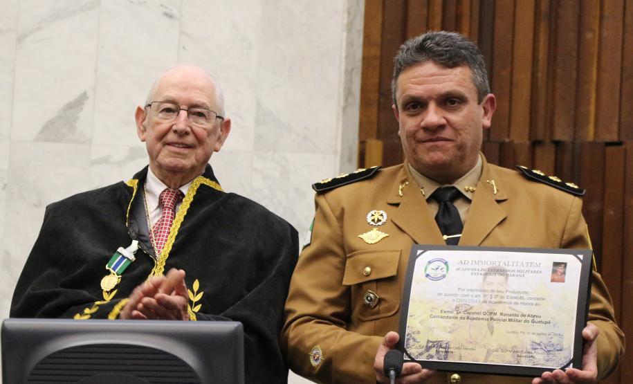 Academia de Letras da PM completa um ano com seção solene na ALEP, em Curitiba