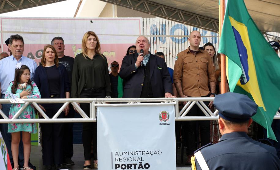 PM participa do desfile cívico-militar da Regional Fazendinha/Portão em Curitiba