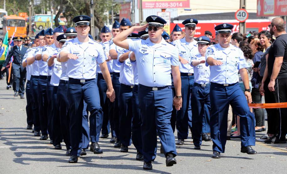 PM participa do desfile cívico-militar da Regional Fazendinha/Portão em Curitiba
