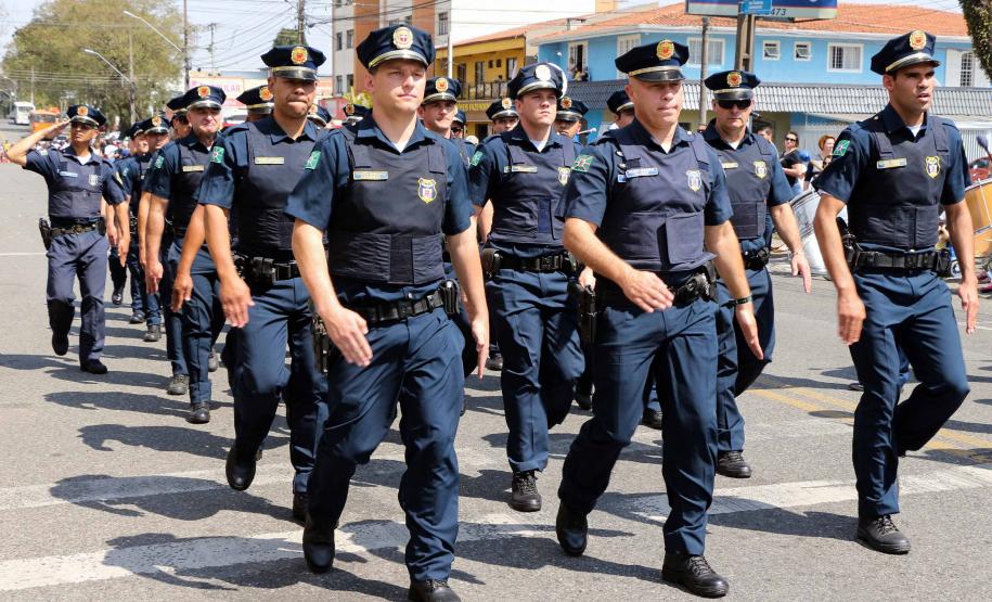 PM participa do desfile cívico-militar da Regional Fazendinha/Portão em Curitiba
