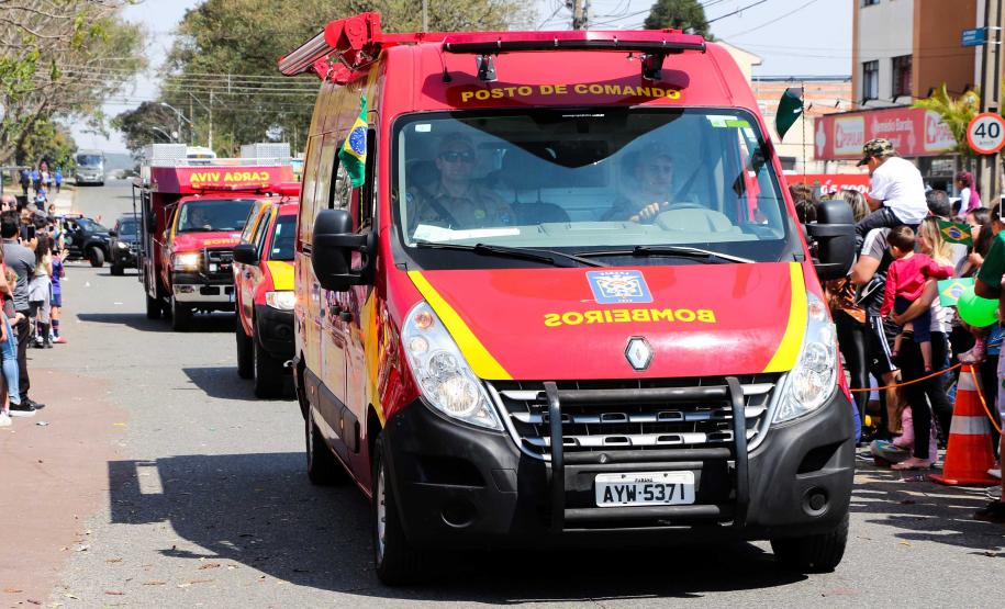 PM participa do desfile cívico-militar da Regional Fazendinha/Portão em Curitiba
