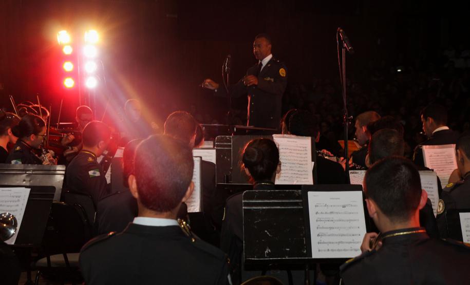 Orquestra Sinfônica do Colégio da PM faz espetáculo para comemorar os 60 anos da instituição e os 165 anos da Polícia Militar