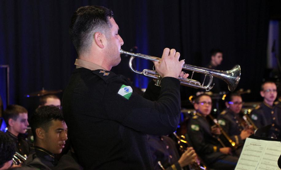Orquestra Sinfônica do Colégio da PM faz espetáculo para comemorar os 60 anos da instituição e os 165 anos da Polícia Militar