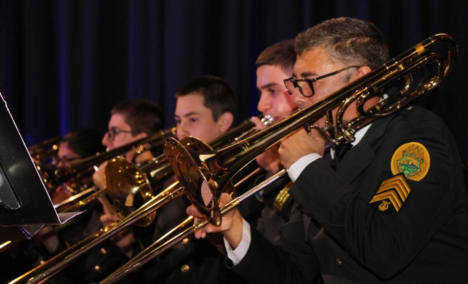 Orquestra Sinfônica do Colégio da PM faz espetáculo para comemorar os 60 anos da instituição e os 165 anos da Polícia Militar
