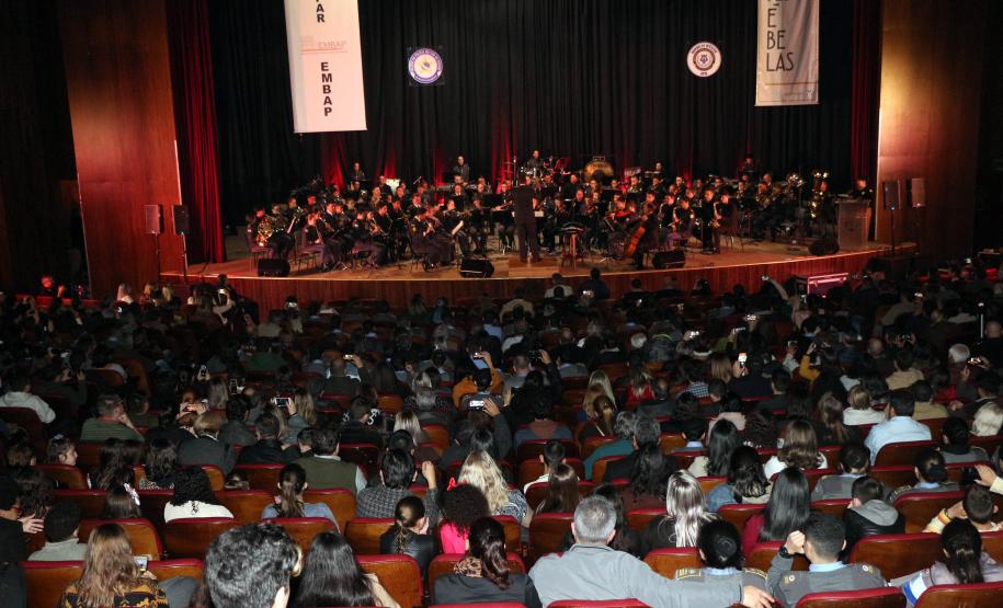 Orquestra Sinfônica do Colégio da PM faz espetáculo para comemorar os 60 anos da instituição e os 165 anos da Polícia Militar