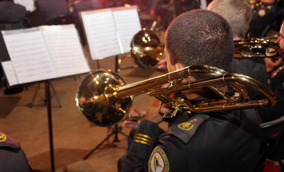 Orquestra Sinfônica do Colégio da PM faz espetáculo para comemorar os 60 anos da instituição e os 165 anos da Polícia Militar