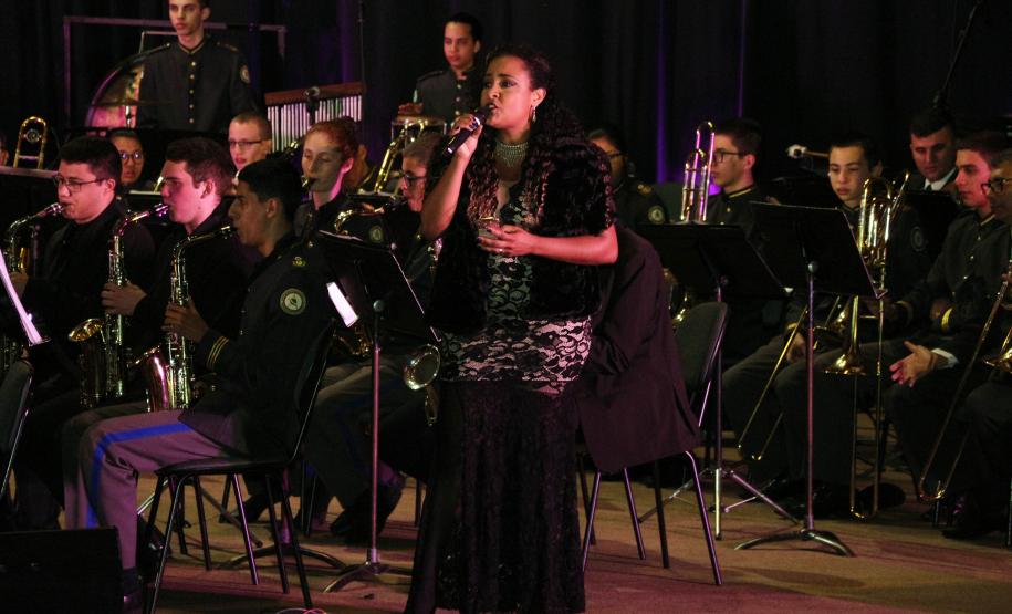 Orquestra Sinfônica do Colégio da PM faz espetáculo para comemorar os 60 anos da instituição e os 165 anos da Polícia Militar