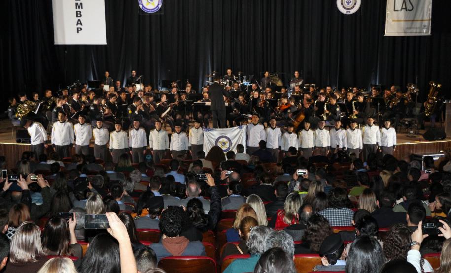 Orquestra Sinfônica do Colégio da PM faz espetáculo para comemorar os 60 anos da instituição e os 165 anos da Polícia Militar