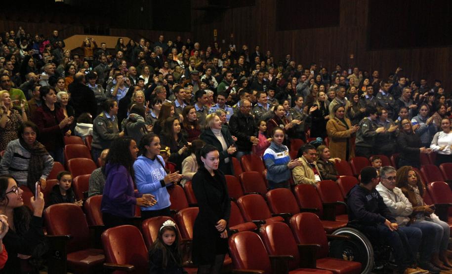 Orquestra Sinfônica do Colégio da PM faz espetáculo para comemorar os 60 anos da instituição e os 165 anos da Polícia Militar