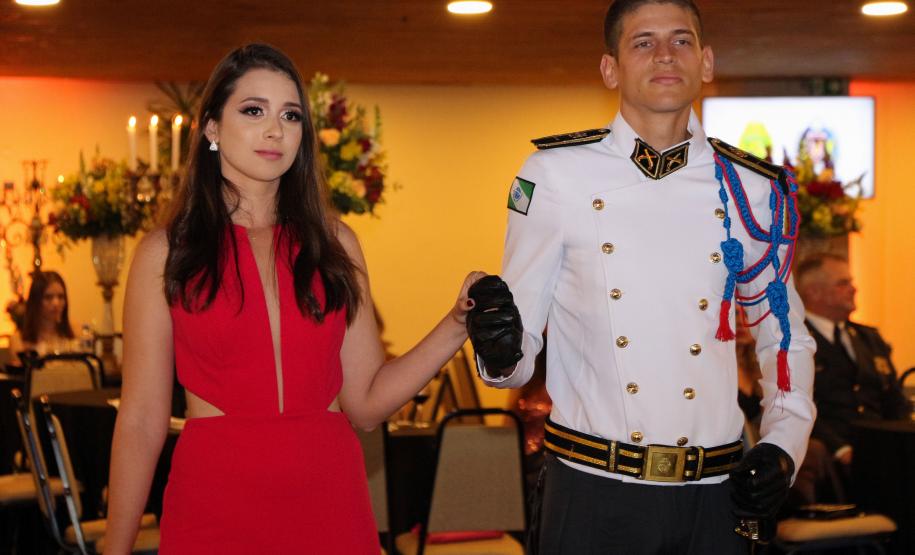 Baile do Espadim Tiradentes 2019 comemora início de formação de novos cadetes da Polícia Militar